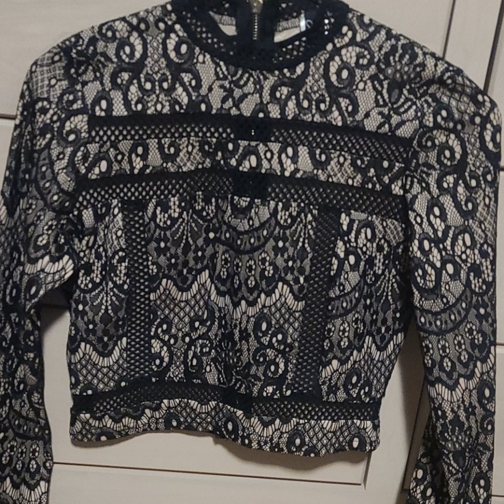Windsor crop long sleeve lace top, size medium